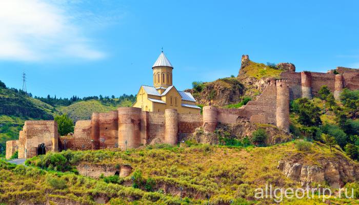 Групповая экскурсия по Тбилиси крепость Нарикала